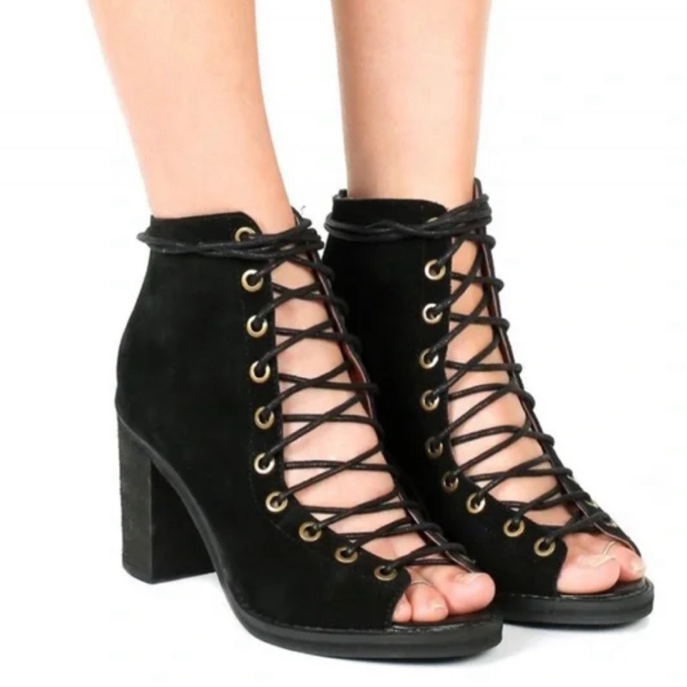 Beautiful Jeffrey Campbell lace up leather suede booties worn once size 8.5 sexy